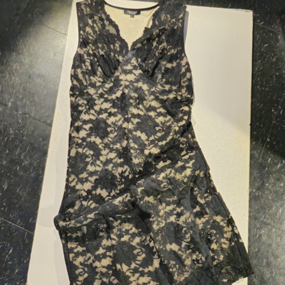 Karen Kane cocktail dress size large but will fit med too.44 inches long